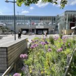 Bahnhof Floridsdorf und Blumenbeet